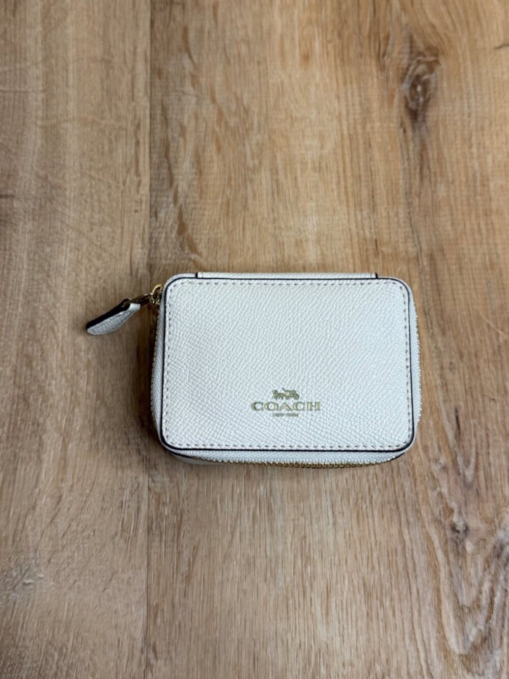 Coach Pebbled Leather Mini Jewelry Case White With Gold Hardware